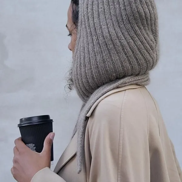 Обложка курса «[Вяжи.ру] Модный вязаный шарф с капюшоном Alex Hood (Pernille Larsen, Knitting for Olive)»